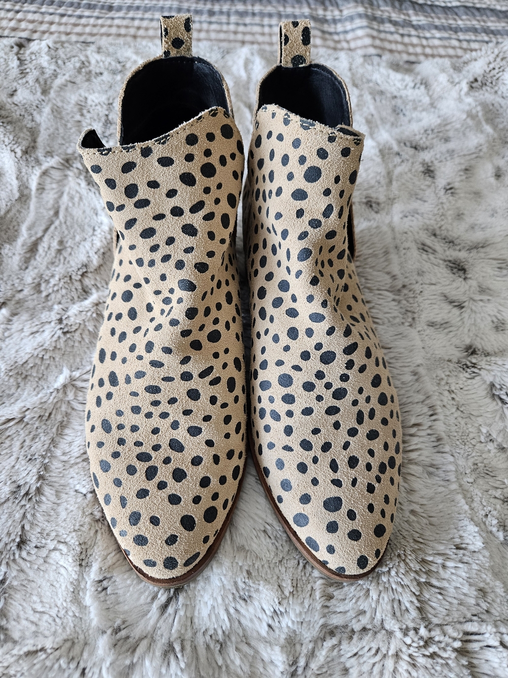 Dolce Vita Women's Tan and Black Spotted Leather Ankle Boots Size 6